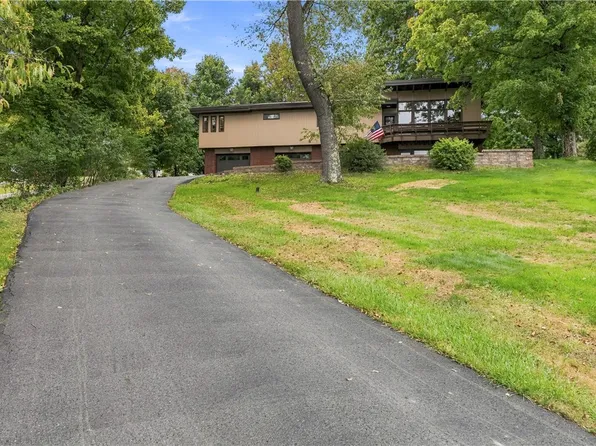 4020 Dickey Rd, Gibsonia, PA 15044