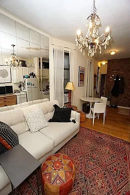 Rented by Universal Realty Group | media 19