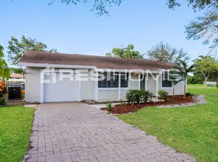 9849 Spanish Isles Dr, Boca Raton, FL 33496