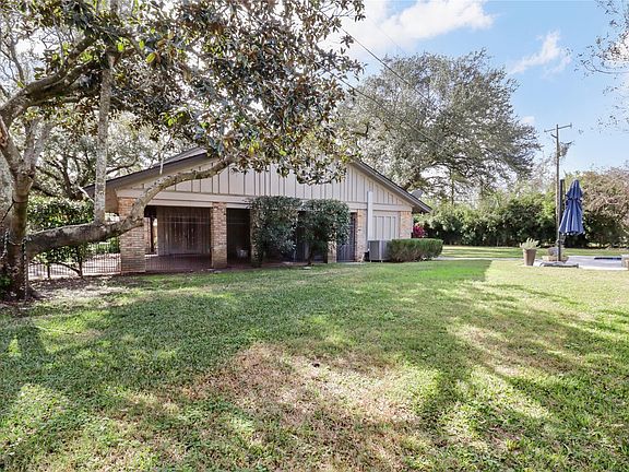 4th image of 3 Pine Pl