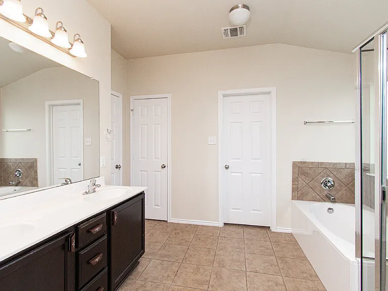 6509 Creek Land Rd — Photo 17