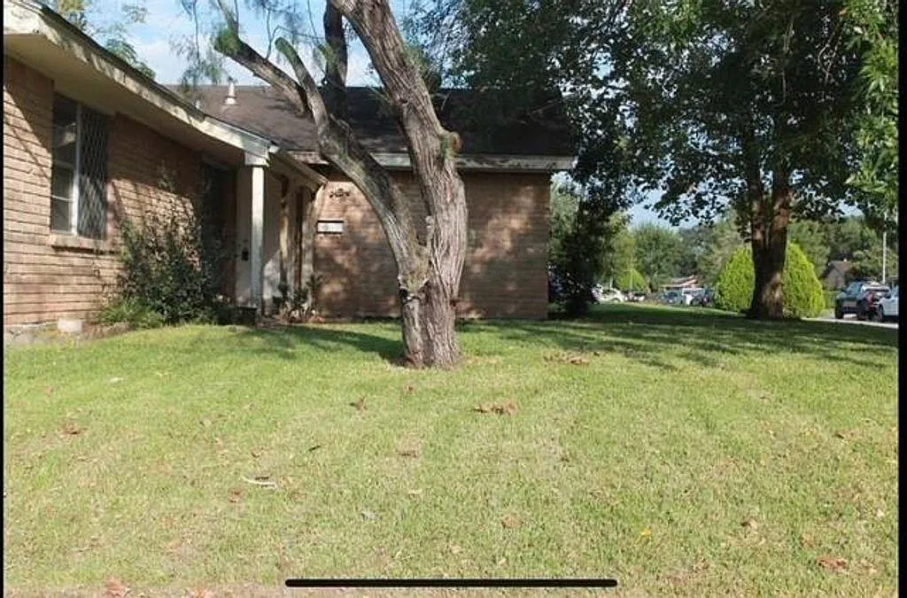3 bed, 2.0 bath, 1136 sqft, $1,699 — Photo 2
