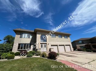 319 Dee Ct #C, Bloomingdale, IL 60108