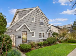 709 N 68th St, Seattle, WA 98103