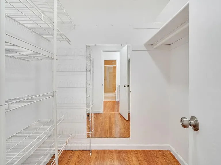 2416 Balme Dr — Photo 3