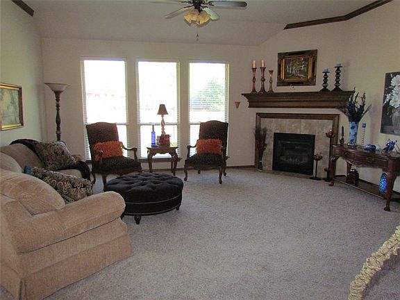 4th image of 2525 SW 141st St