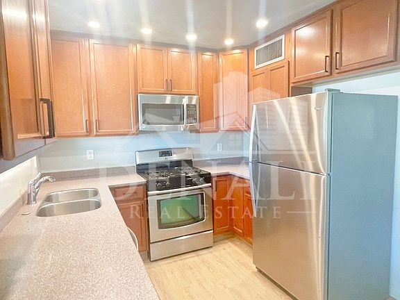 5th image of 2340 E Turney Ave
