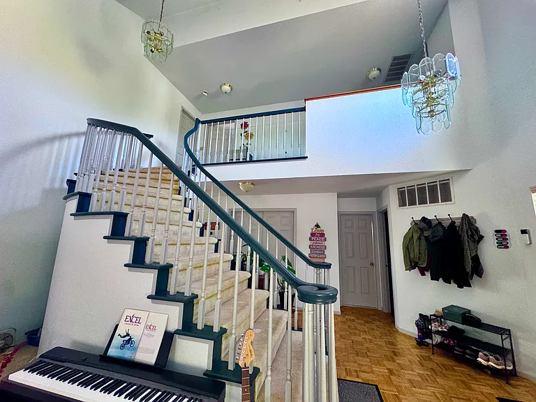 1907 Summit Dr — Photo 4