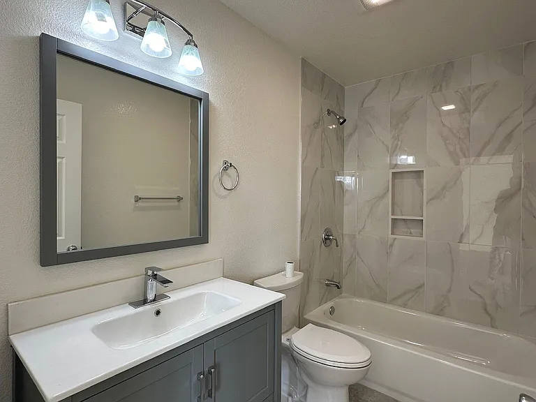 570 Dean St — Photo 12