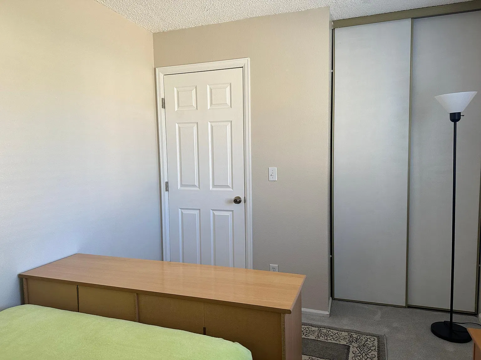 3 bed, 2.5 bath, 2580 sqft, $800 — Photo 2