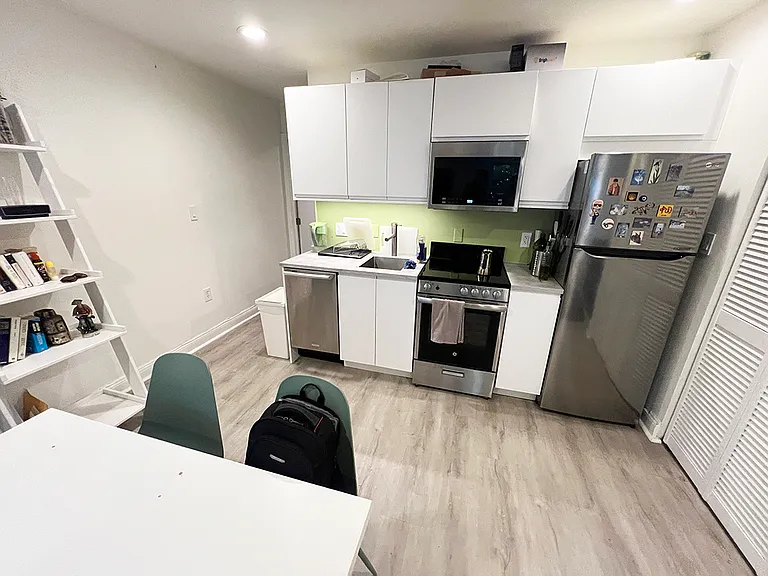 53 R St NW #B — Photo 8