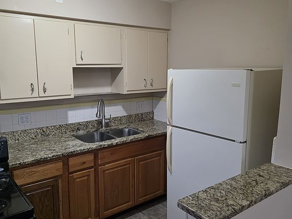 4th image of 2568 Westwood Northern Blvd APT 3
