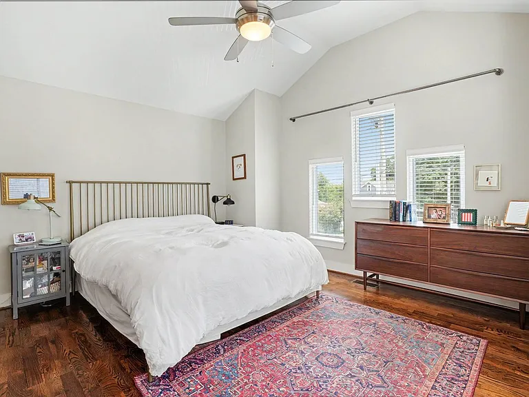 611B Waco Dr — Photo 11