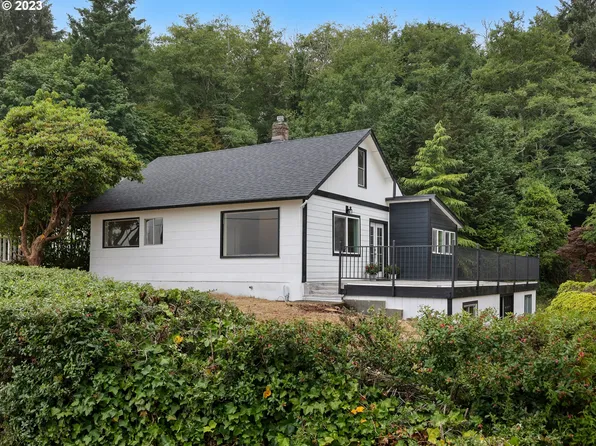 2314 SE 1st St, Astoria, OR 97103