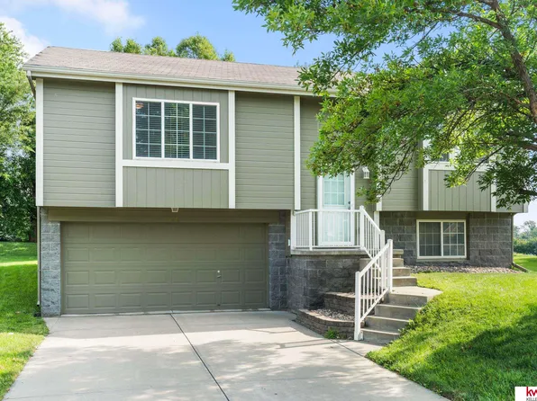 1016 Timberline Dr, Papillion, NE 68046