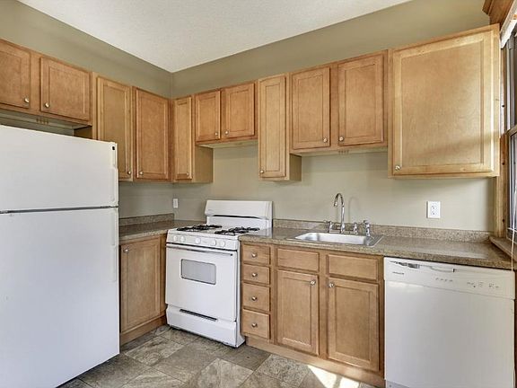3rd image of 108 Cleveland Ave S #2