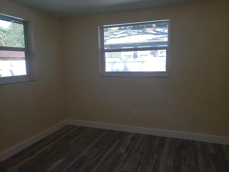 206 E Plymouth St #B — Photo 8