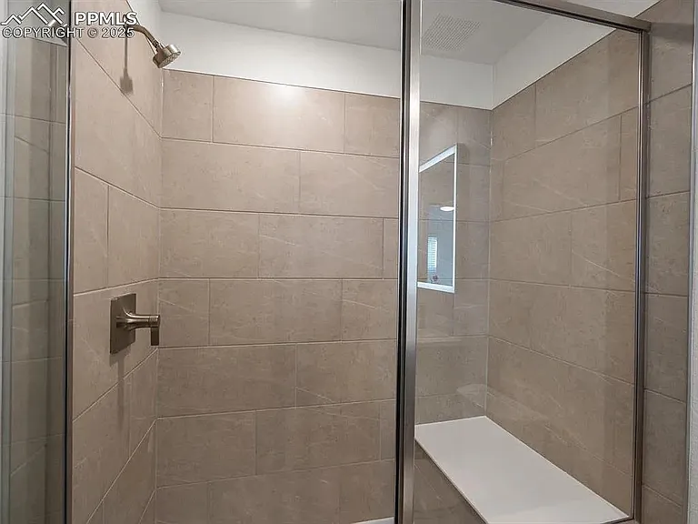 888 Beckton Hts — Photo 26