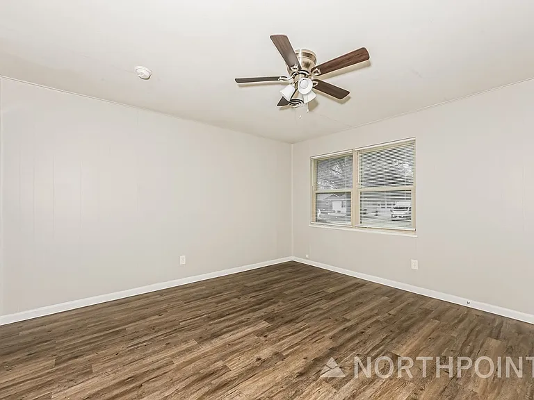 2207 Dennis St — Photo 11