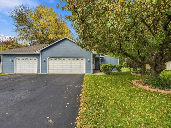 208 Heights Rd NW, Saint Michael, MN 55376