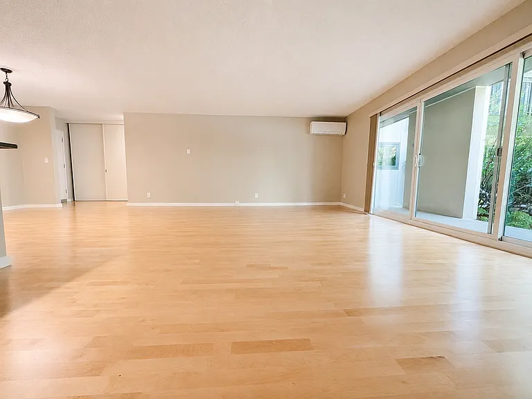 2393 SW Park Pl #106 — Photo 7