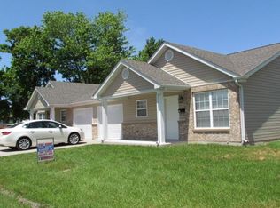 633 Washington St, Hawk Point, MO 63349