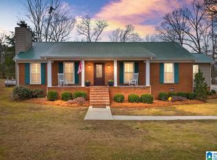 816 Honeysuckle Ln, Alabaster, AL 35007