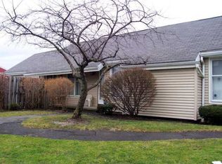 13 Clearfield Dr, Webster, NY