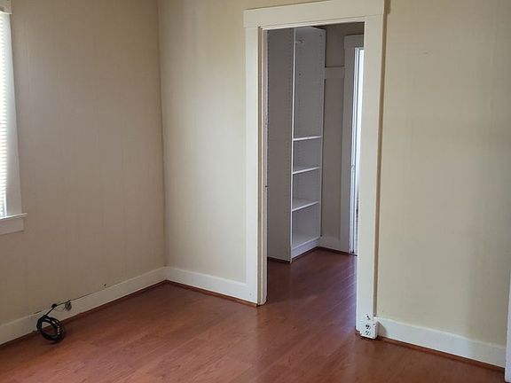 5th image of 421 Monterey Ave
