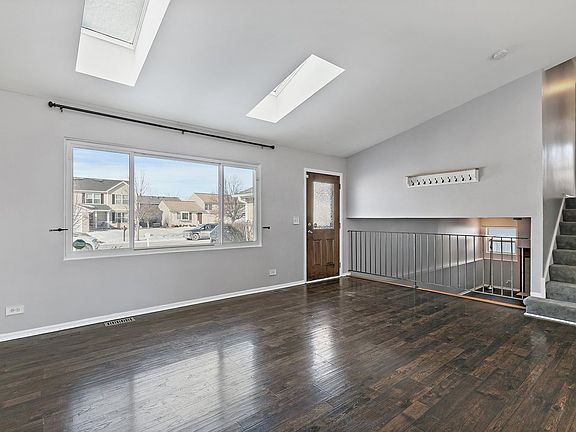 3rd image of 2840 Briarcliff Ln
