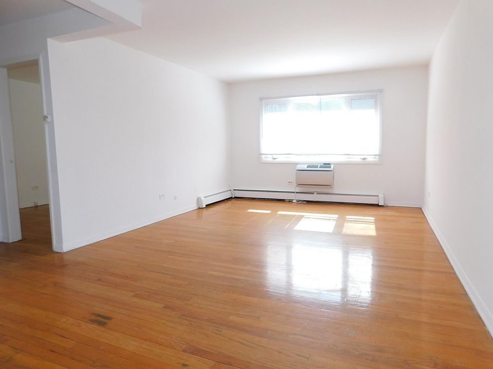 1st image of 915 Hinman Ave #3E