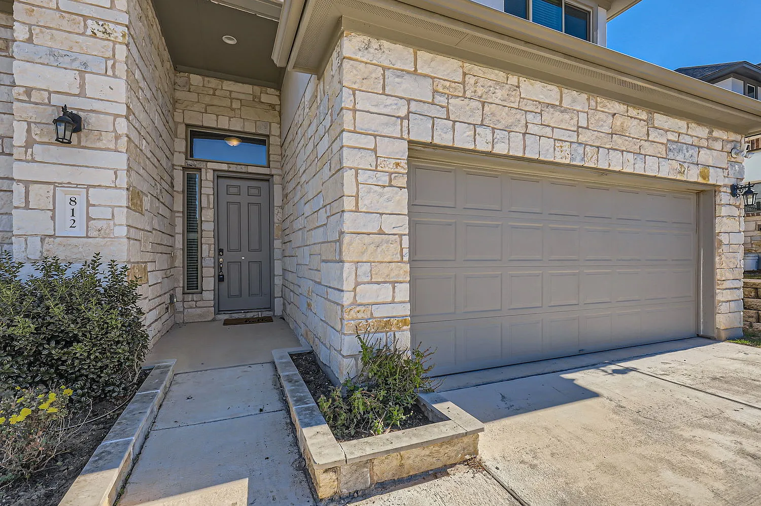 4 bed, 3.5 bath, 3097 sqft, $9,234 — Photo 3