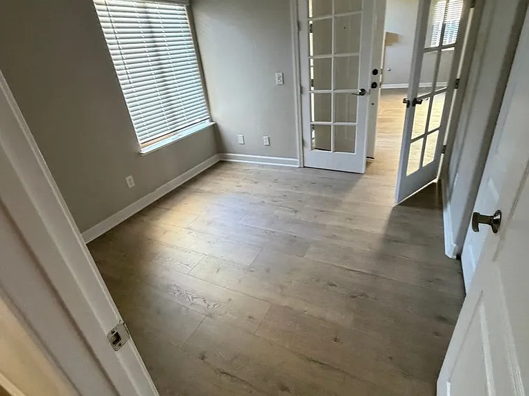 611 Winepress St — Photo 3