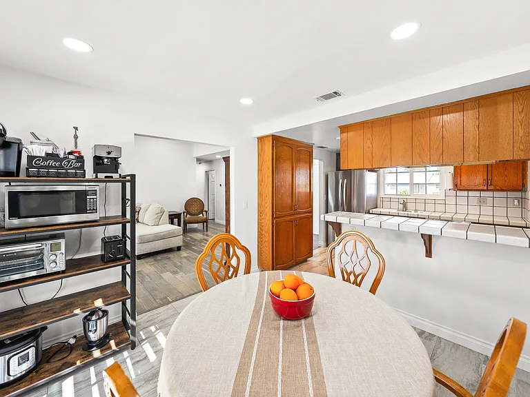 21699 Banner St — Photo 12