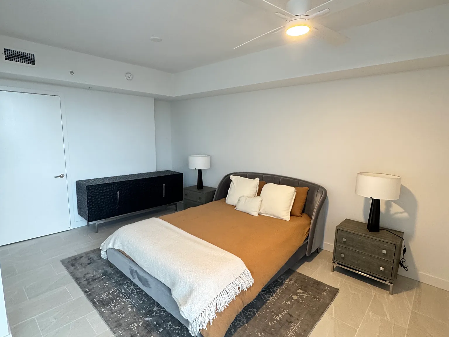 Studio, 570 sqft, $2,100 — Photo 4