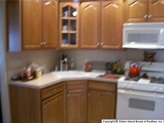 2nd image of 597 Villa Ave