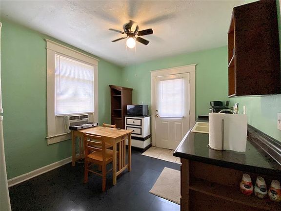 3rd image of 128 Page St Unit B