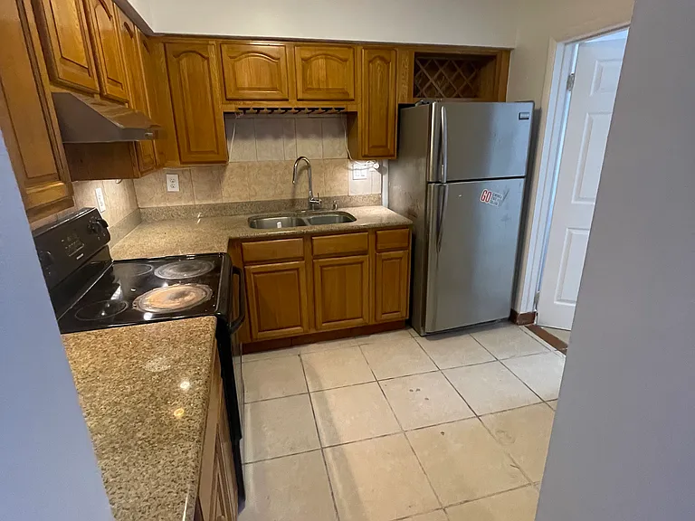 509 Elm Dr — Photo 2