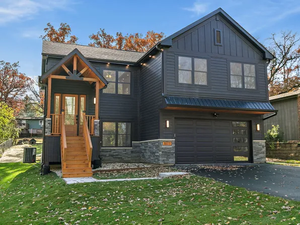 8611 Dorr Rd, Wonder Lake, IL 60097