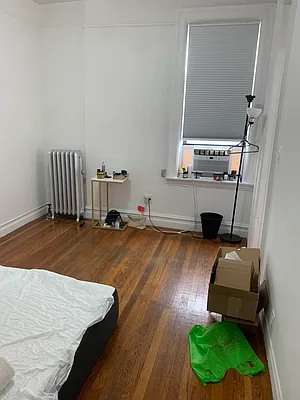 Rented by M.Grossman R.E. Management | media 13