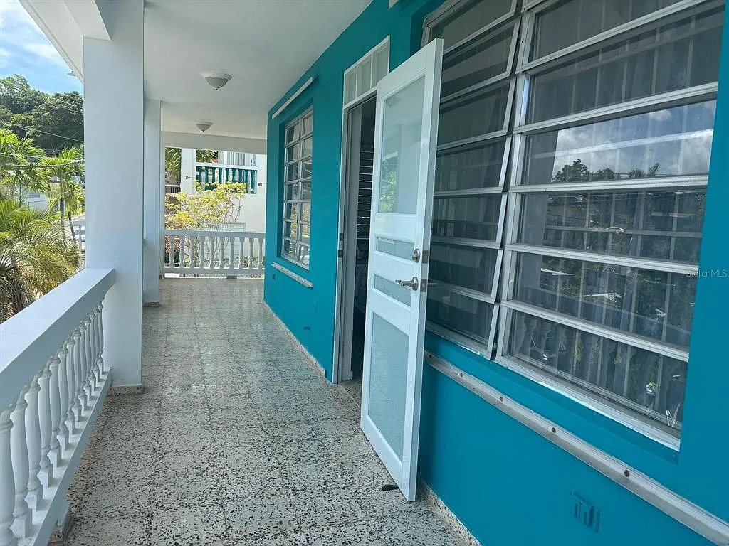 3 bed, 2.0 bath, 920 sqft, $1,100 — Photo 2