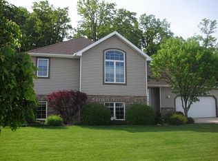 2212 Ponderosa Dr SW, Rochester, MN 55902