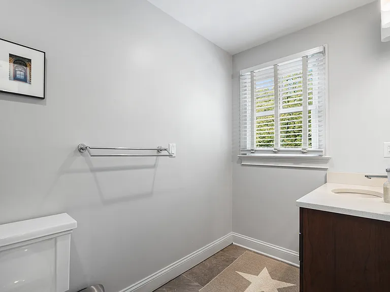 11 Annjim Dr — Photo 28