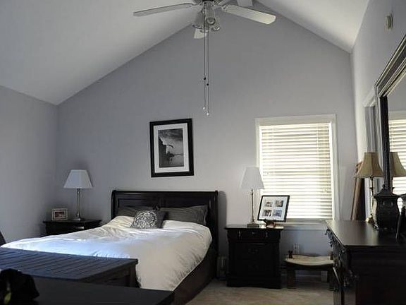 2nd image of 58 N Bedford St #58B