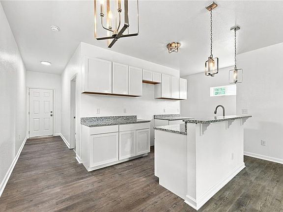 5th image of 308 N Lloyd St
