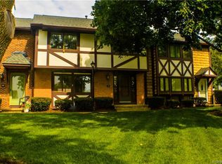 61 New Wickham Dr, Penfield, NY 14526