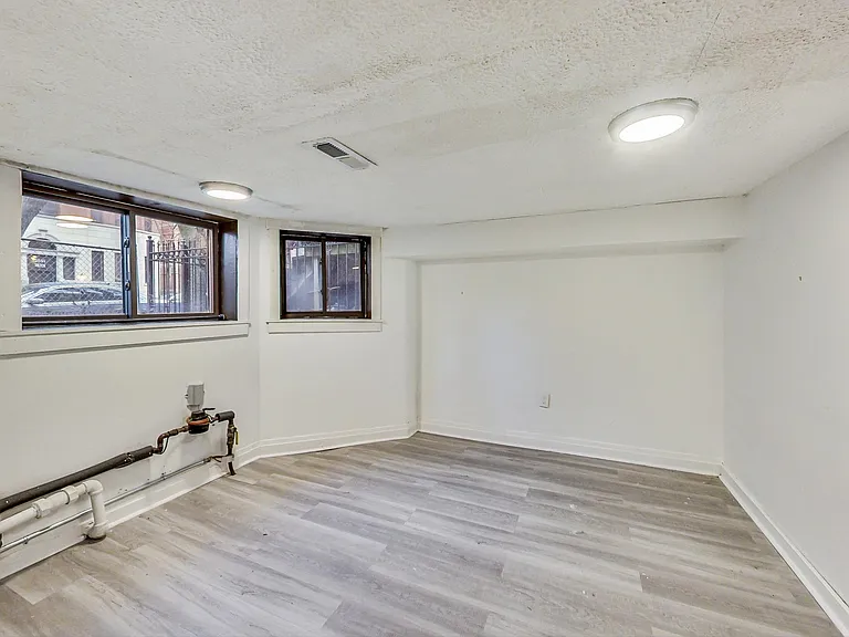 3554 N Wilton Ave #1 — Photo 28