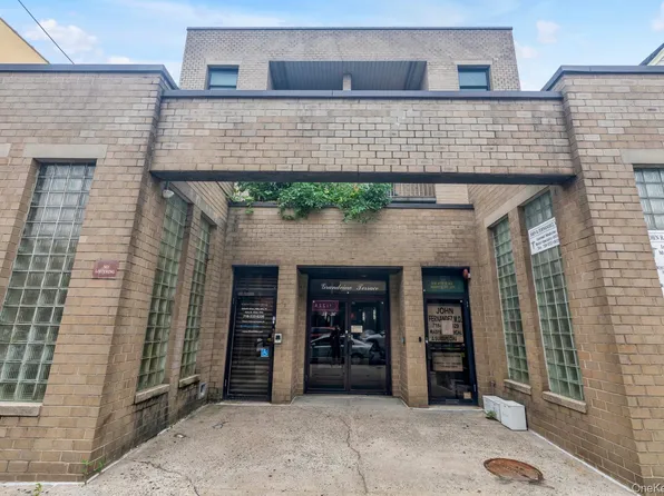 5536 69th Place #R3, Maspeth, NY 11378