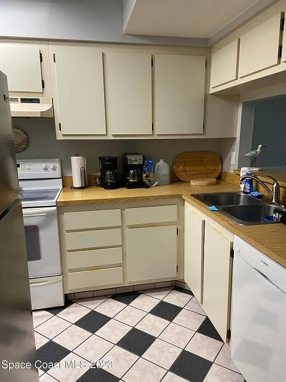 2467 S Washington Ave, 210B — Photo 3