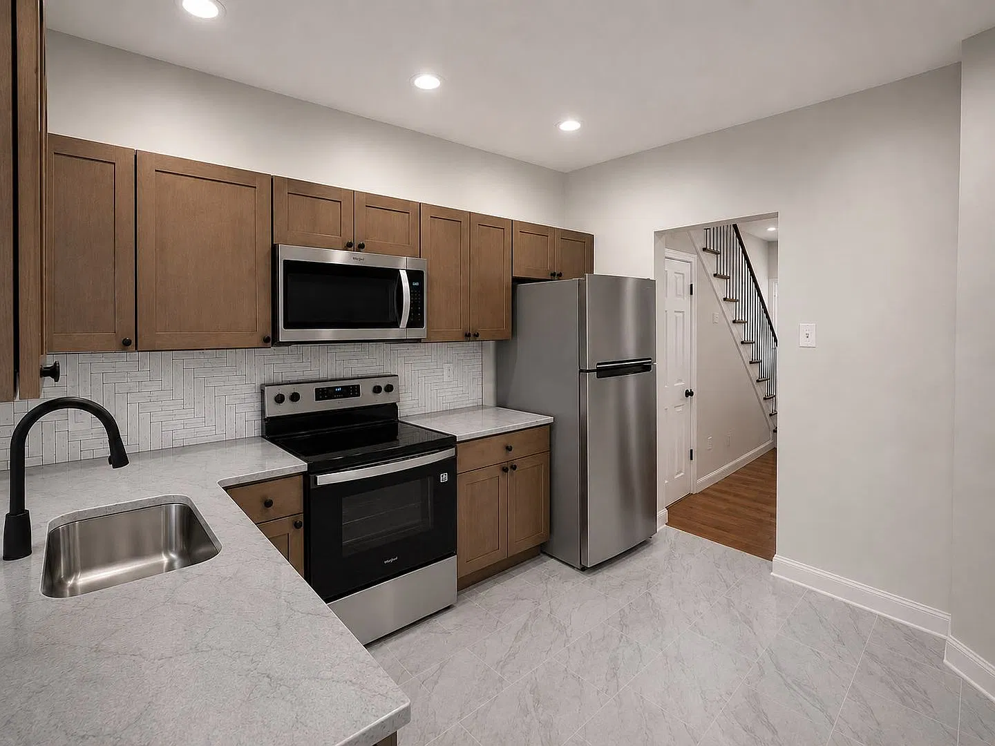 2336 Mountain St — Photo 4